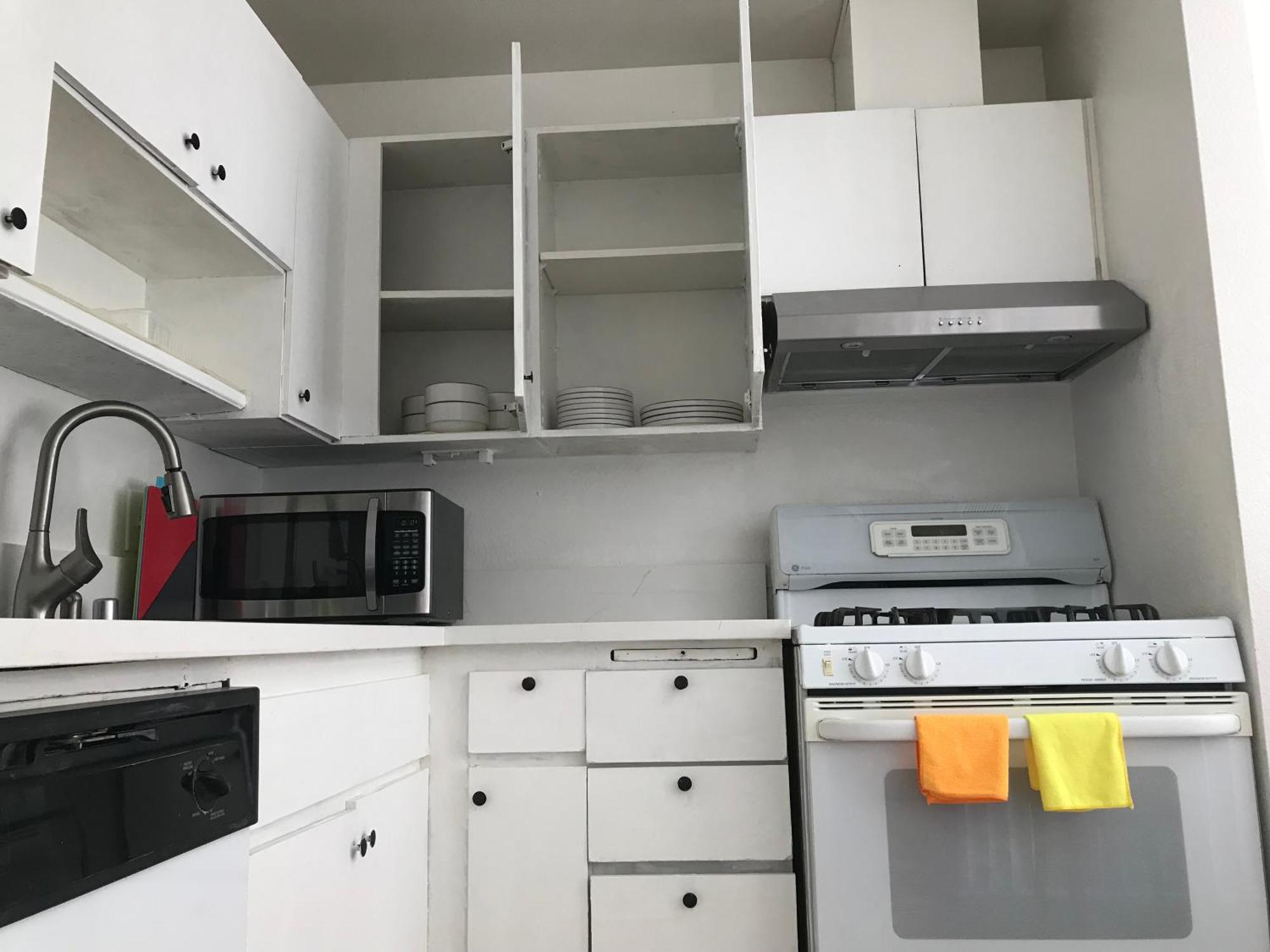 Super 1 Bedroom, Share Bathroom, Kitchen -2 Homestay