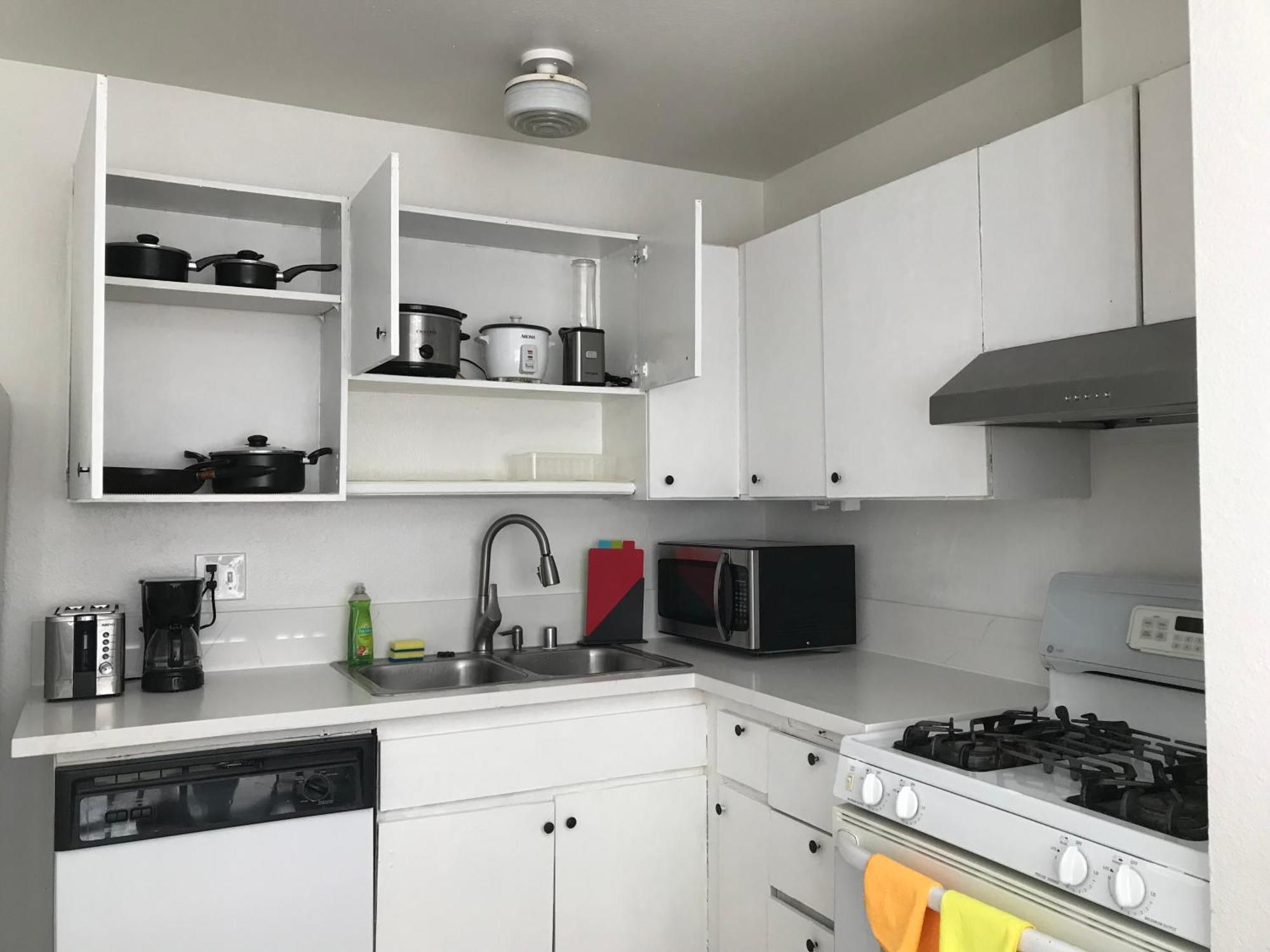 Super 1 Bedroom, Share Bathroom, Kitchen -2 *