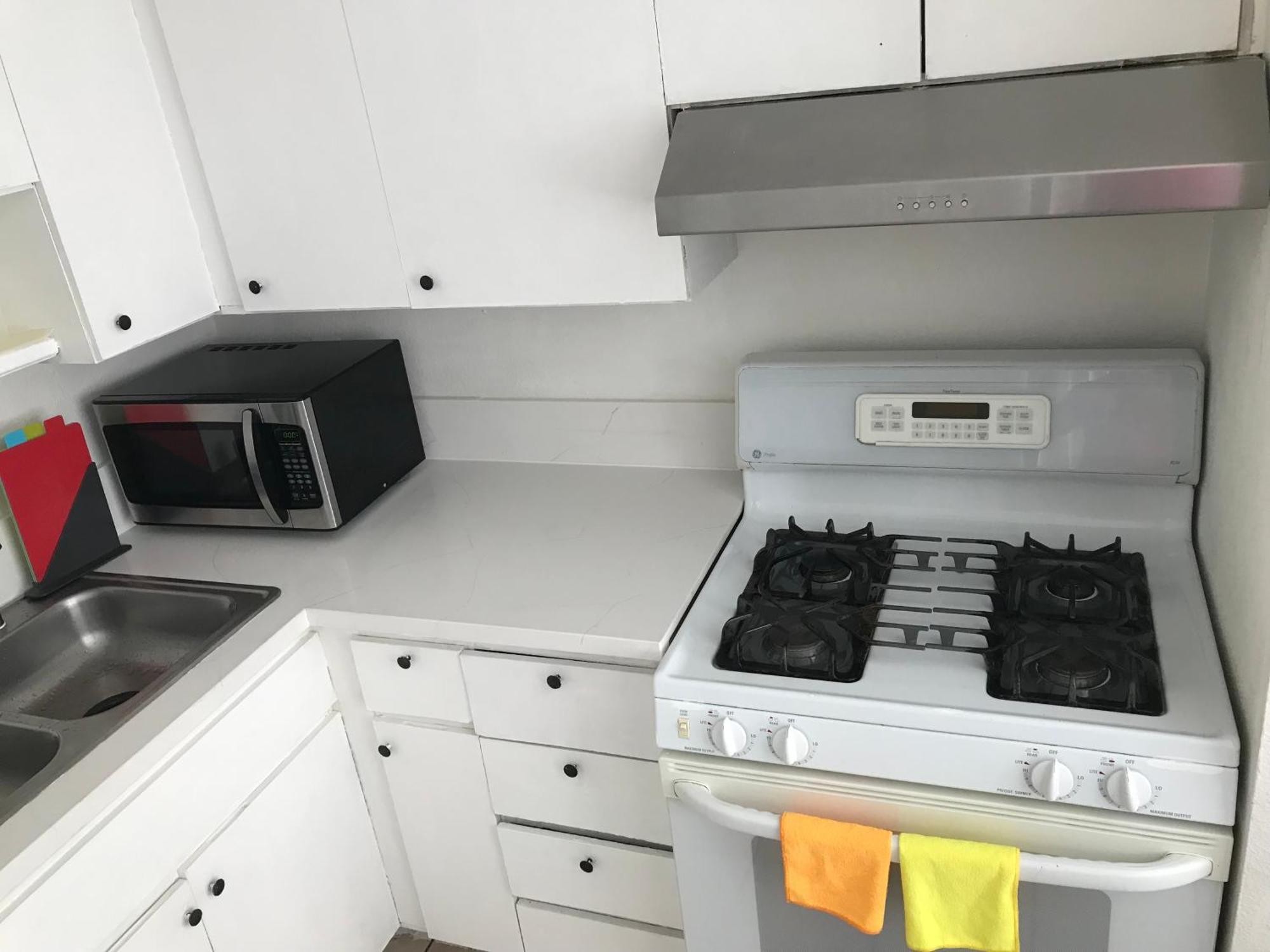 Super 1 Bedroom, Share Bathroom, Kitchen -2 Homestay